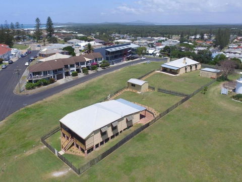 Yamba Pilot Cottage 1 Pets Welcome Close To Beach - Maitland Accommodation 5