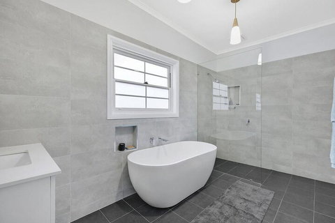 Waterview Beach House - Maitland Accommodation 4