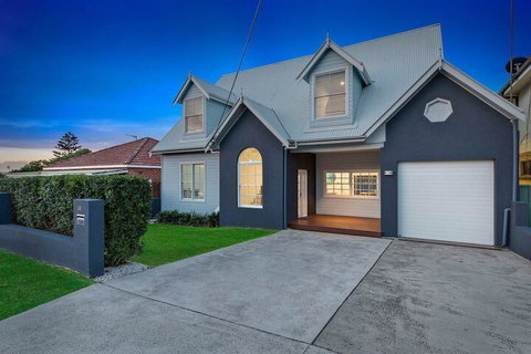 Waterview Beach House - Maitland Accommodation 1