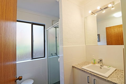 Seavista 2 - Maitland Accommodation 5