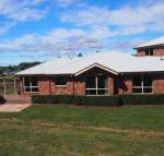 Country Meets Town - Maitland Accommodation