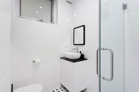 Industrial Central Apartment Shop 8 - Maitland Accommodation 4