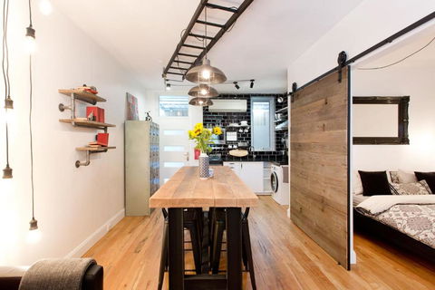Industrial Central Apartment Shop 8 - Maitland Accommodation 2