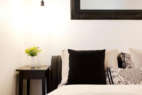 Industrial Central Apartment Shop 8 - Maitland Accommodation 1