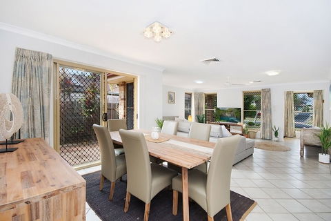 Kailani Beach House - Maitland Accommodation 2