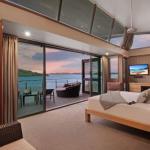 Yacht Club Villa 33 Serenity 4 Bedroom 4 Bathroom House Ocean Views 2 Buggies - Maitland Accommodation 0