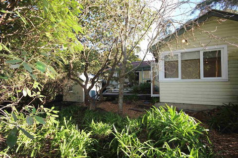 Stonewall Cottage & Studio - Maitland Accommodation 6