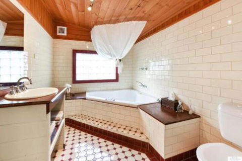 Lovel Cottage - Maitland Accommodation 1