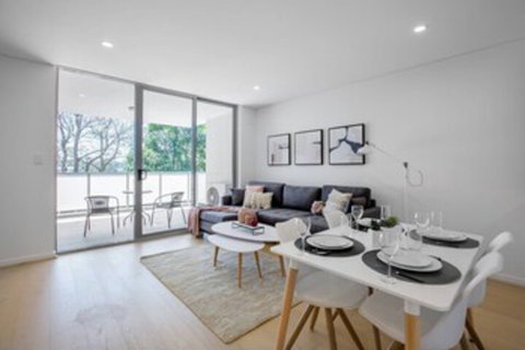 Executive Luxury Apt With Parking Next To Station - Maitland Accommodation 0