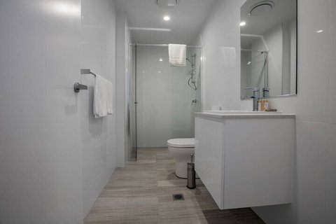 Executive Luxury Apt With Parking Next To Station - Maitland Accommodation 4