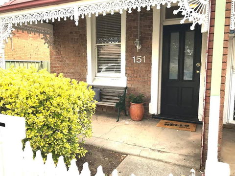 YSG The Edward Townhouse 151 Walk To Town - Maitland Accommodation 3