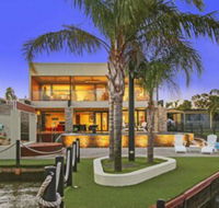Lang Street Luxury Retreat Mulwala - Maitland Accommodation
