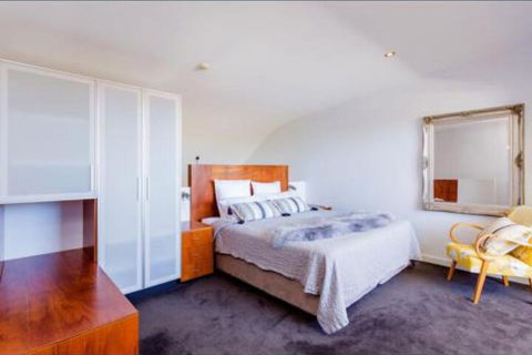 Urban Paradise Minutes From The Markets - Maitland Accommodation 0