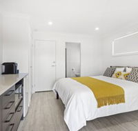 Dolphin Studio Apartment 1a Ocean Street - Maitland Accommodation