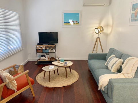 Yaringa Cottage...by The Sea - Maitland Accommodation 4