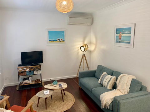 Yaringa Cottage...by The Sea - Maitland Accommodation 3