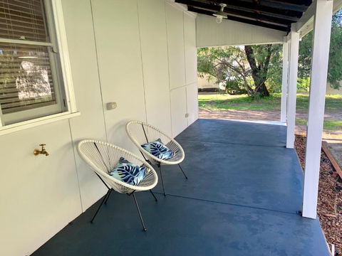 Yaringa Cottage...by The Sea - Maitland Accommodation 5
