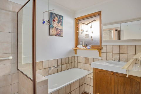 Foreshore Beach House Ideal Family Spot - Maitland Accommodation 1