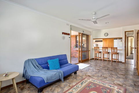Foreshore Beach House Ideal Family Spot - Maitland Accommodation 5