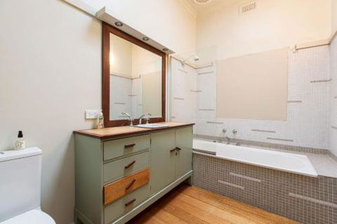 BEACHSIDE GETAWAY DROMANA - Maitland Accommodation 4