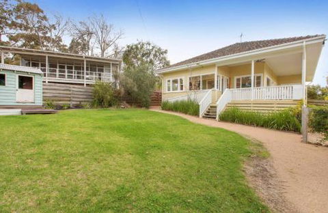 BEACHSIDE GETAWAY DROMANA - Maitland Accommodation 6