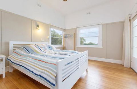 BEACHSIDE GETAWAY DROMANA - Maitland Accommodation 3
