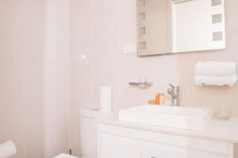 Scenic Illawong Riverside Getaway 1bed1bath Unit - Maitland Accommodation 7