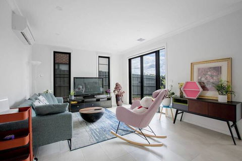 Captivating Large 4br@narre Warren - Maitland Accommodation 4