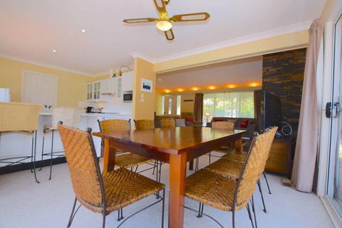 Rocky Mountain Cottage - Maitland Accommodation 4
