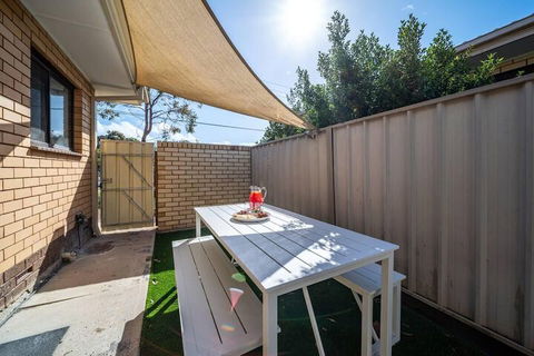 Harmony At Henley Beach Wifi Nespresso Netflix - Maitland Accommodation 1