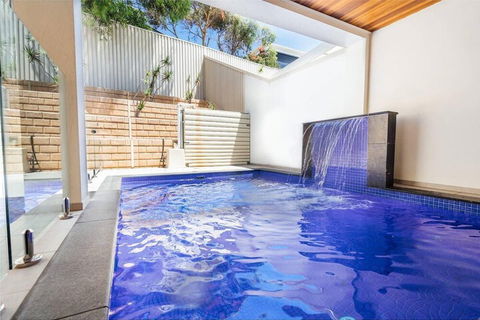 The Grand Oasis Pool Wifi Mins From Beach - Maitland Accommodation 2