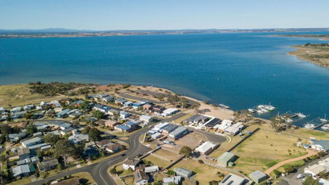 Captains Hideaway Jetty Berth & Pet Friendly - Maitland Accommodation 1