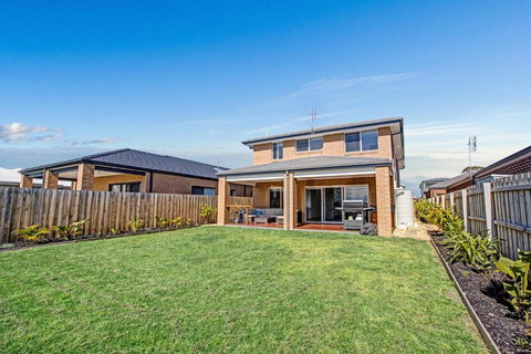 Captains Hideaway Jetty Berth & Pet Friendly - Maitland Accommodation 3