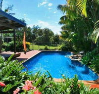 Illalangi views pool walk to beach - Maitland Accommodation