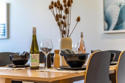 Floral On Frew Heart Of The CBD Wifi Netflix - Maitland Accommodation 6