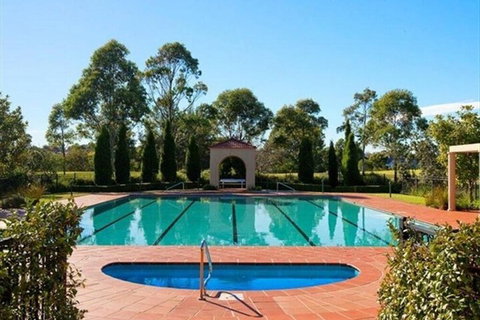 HC102 Karrabee Avenue Huntleys Cove - Maitland Accommodation 2