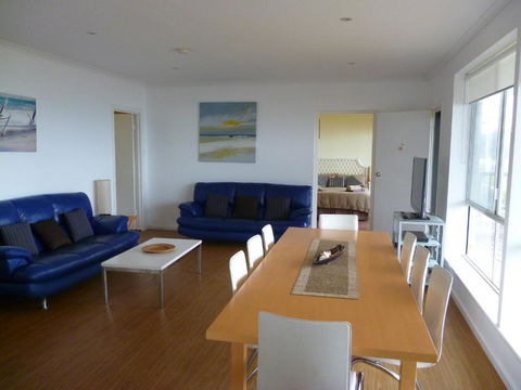 Blue Wren Beach House - Maitland Accommodation 7