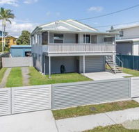 Brighton Waterfront Beach House - Maitland Accommodation