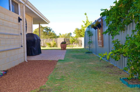 Byford House In The Glades - Maitland Accommodation 5