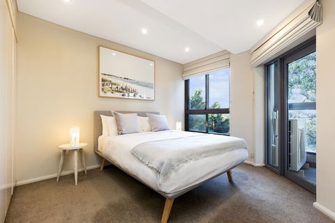 2 Bdrm North Sydney With Harbour Views - Maitland Accommodation 5
