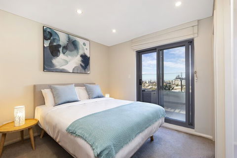 2 Bdrm North Sydney With Harbour Views - Maitland Accommodation 4