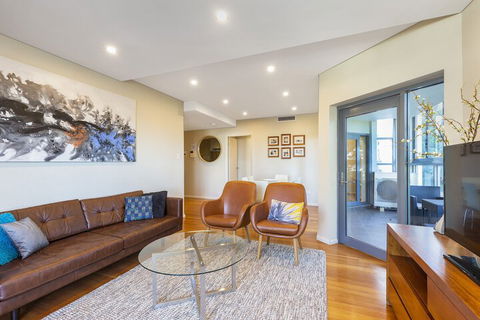 2 Bdrm North Sydney With Harbour Views - Maitland Accommodation 3