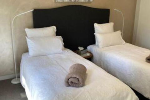 Bridal Falls Cottage - Maitland Accommodation 7