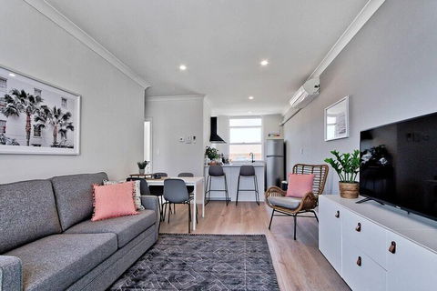 2 Bedroom Apt With Balcony & Air Con In Plympton - Maitland Accommodation 7