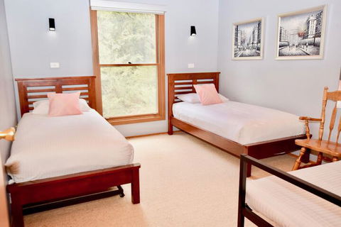 Treetops Retreat Katoomba - Maitland Accommodation 2