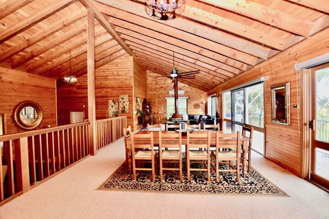 Treetops Retreat Katoomba - Maitland Accommodation 7