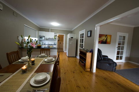 Port Lincoln Holiday Houses - Maitland Accommodation 6