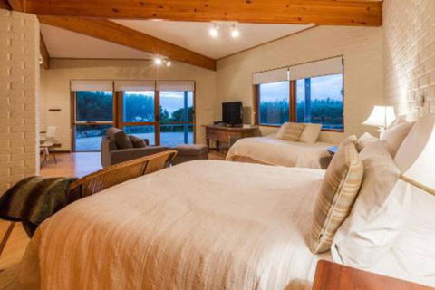 Yallingups Best Located Beach House - Maitland Accommodation 7
