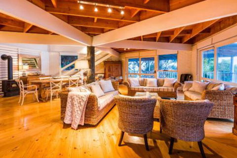 Yallingups Best Located Beach House - Maitland Accommodation 4