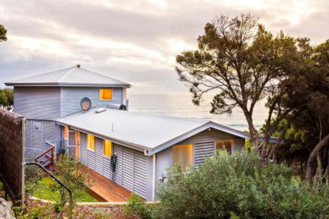 Yallingups Best Located Beach House - Maitland Accommodation 6